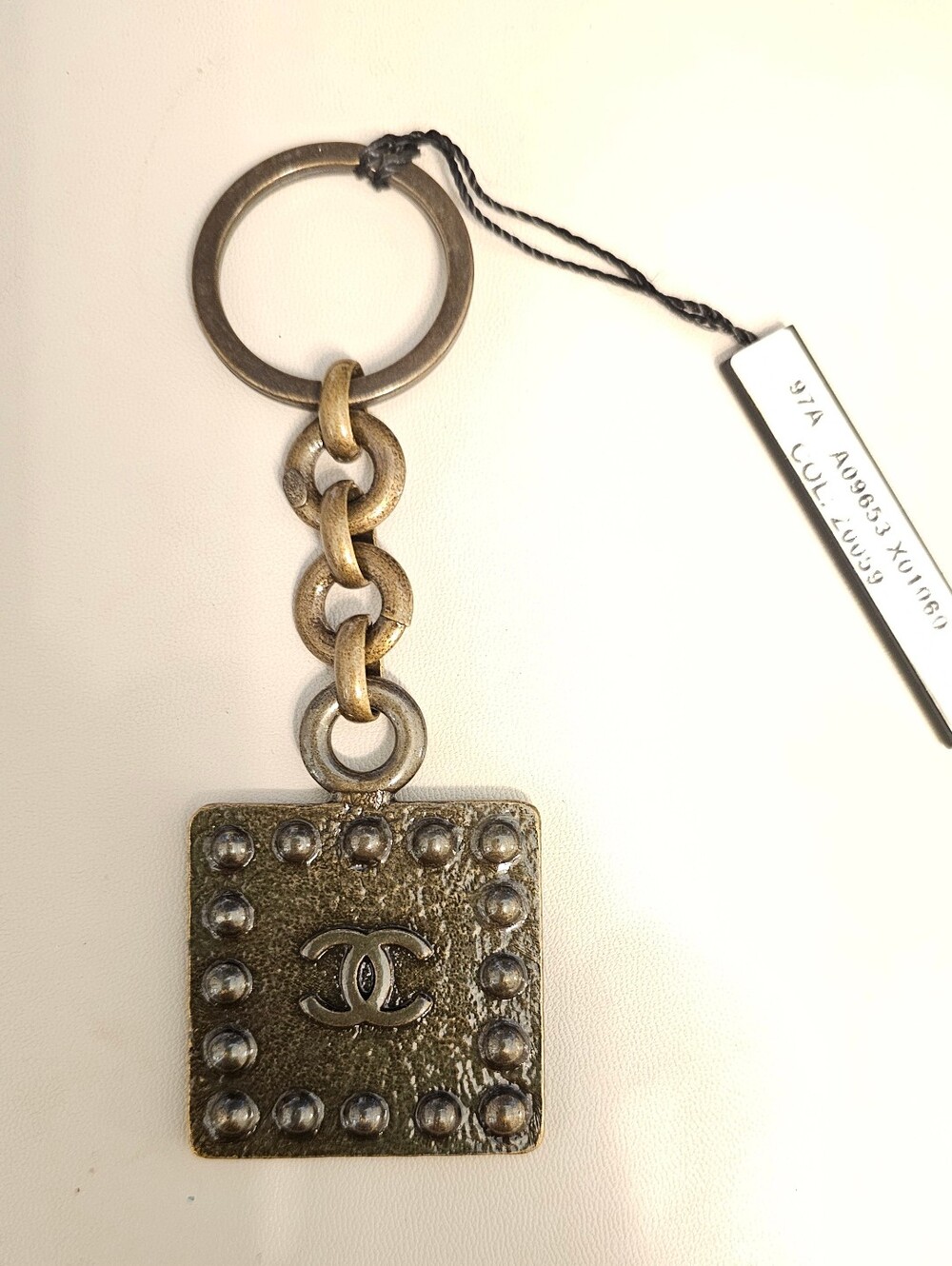 ✨️ RARE ✨️ CHANEL Antique Bronze Bag Charm - Picture 2 of 2